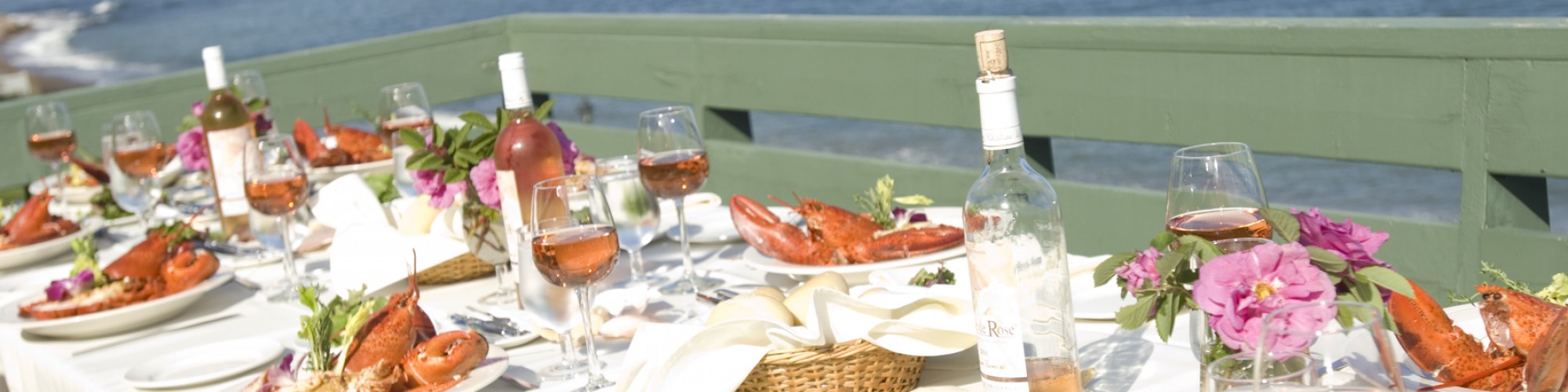 Repas de homard, terrasse, bord de mer, rocher Percé