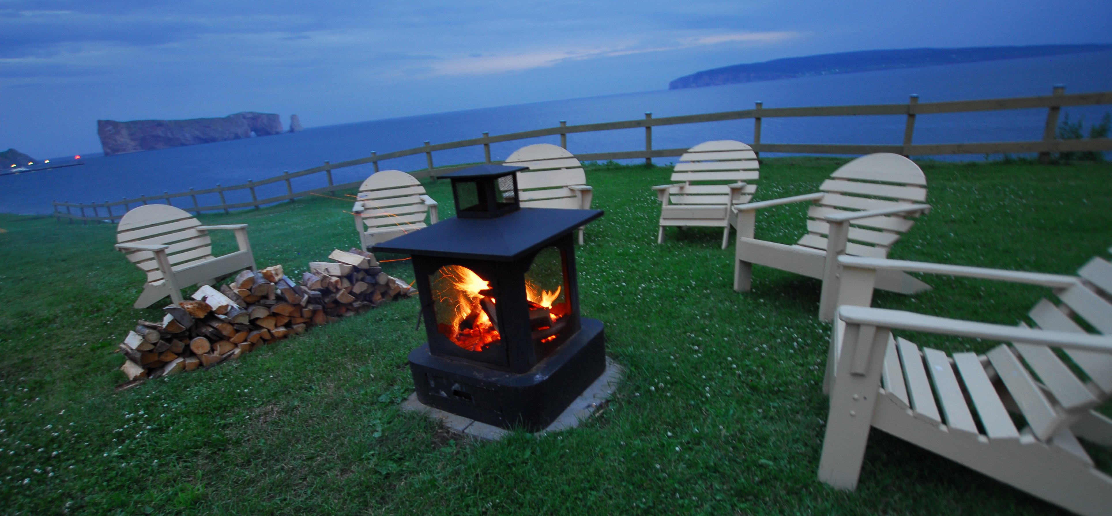 Feu de camp Services Riôtel Percé Riôtel Feu de camp Services Riôtel Percé Riôtel